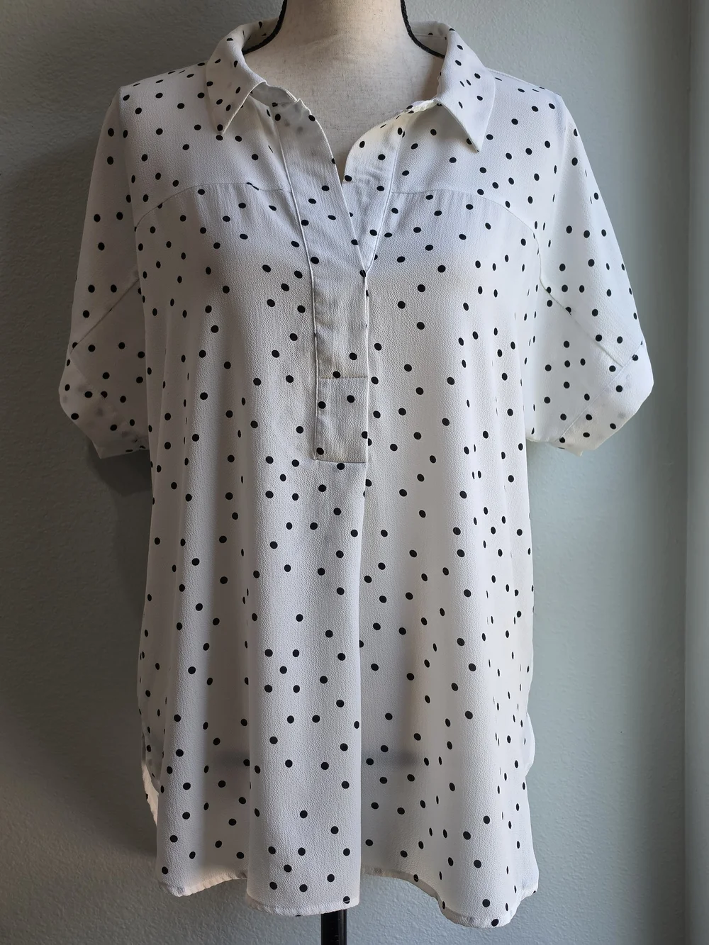Vince Camuto White Polka Dot Blouse - Picture 1 of 5